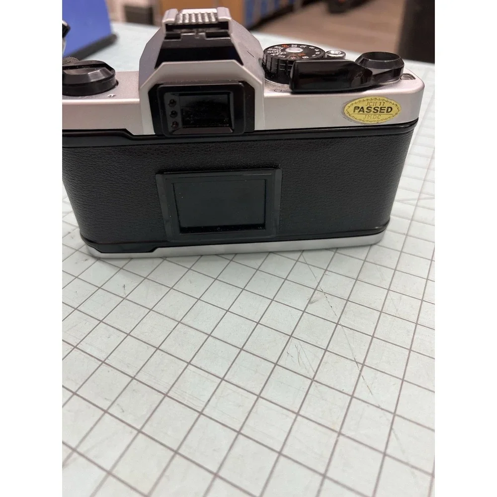 Chinon DSL 35mm SLR Camera With Multiple Lens Untested